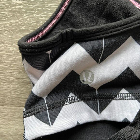 Lululemon Tank Top Womens 4 Black Yoga Running Gym Active - Picture 5 of 8